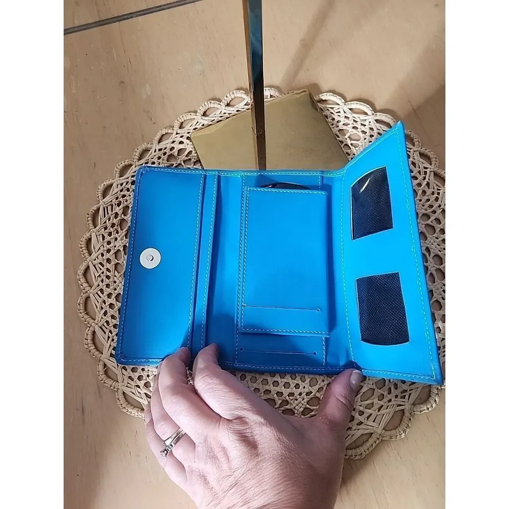 Artesanias Peru BLUE Embroidered LEATHER Trifold Wallet. 7
